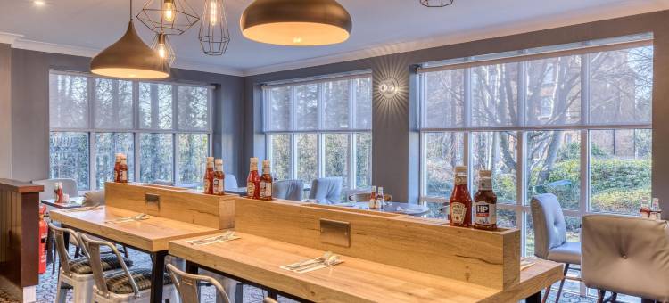 劳顿/百卡斯特山至尊旅馆(Premier Inn Loughton/Buckhurst Hill)图片