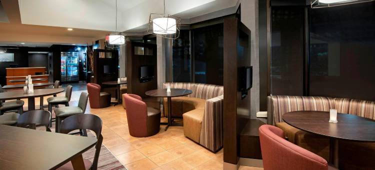 萨凡纳市中心万怡酒店(Courtyard by Marriott Savannah Midtown)图片