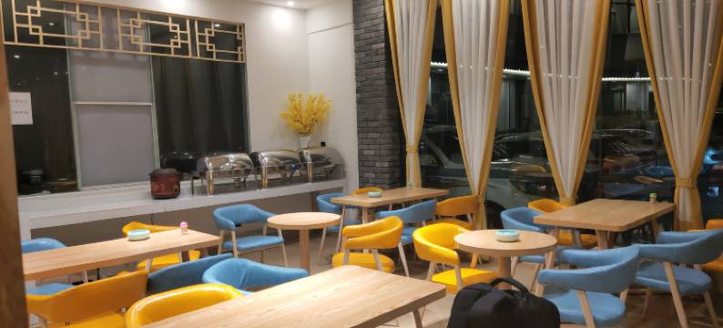 腾冲荭森酒店(财富中心店)图片