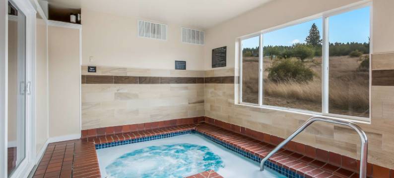 塞奎姆红狮套房酒店(Red Lion Inn & Suites Sequim at Olympic National Park)图片