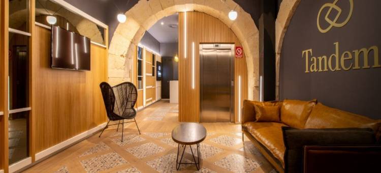 爱尔切门户的双人自行车(Tandem Portal de Elche)图片