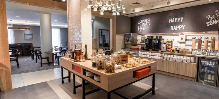 伯恩矛斯希尔顿欢朋酒店(Hampton by Hilton Bournemouth)图片