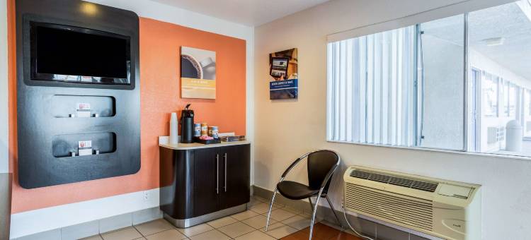 埃尔森特罗6号汽车旅馆(Motel 6 El Centro, CA)图片