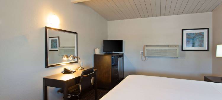 优胜美地 ChowcHawaiillinoisla 入口戴斯酒店(Days Inn by Wyndham Chowchilla Gateway to Yosemite)图片