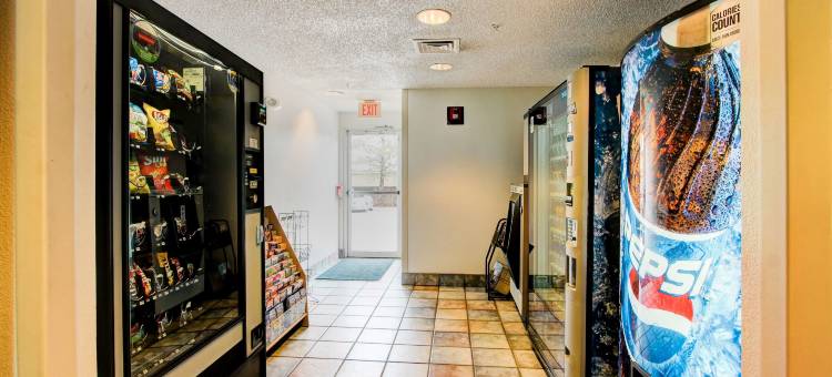 Super 8 by Wyndham Aurora East(Super 8 by Wyndham Aurora East)图片