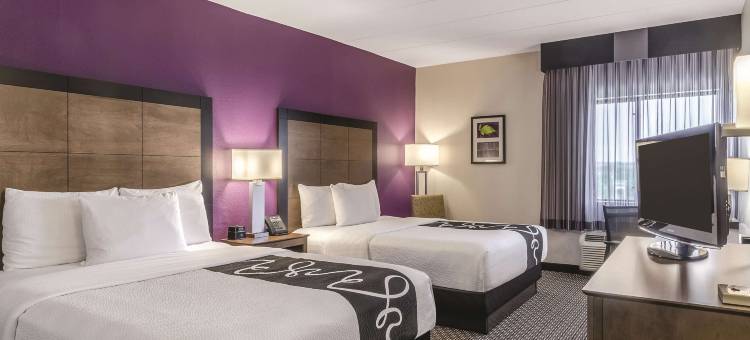 沃威克普罗维登斯机场拉昆塔温德姆套房酒店(La Quinta Inn & Suites by Wyndham Warwick Providence Airport)图片