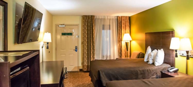 北克拉克斯维尔罗德威套房旅馆(Rodeway Inn & Suites)图片