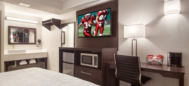 伊利红屋顶普拉斯套房酒店(Red Roof Inn Plus & Suites Erie)图片