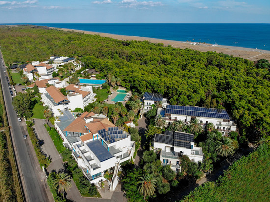 维拉吉奥贾丁尼奥伦特酒店