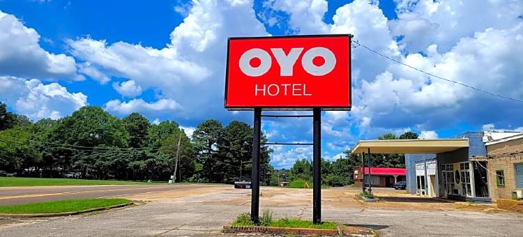 OYO密西西比霍利斯普林斯酒店(OYO Hotel Holly Springs MS)图片