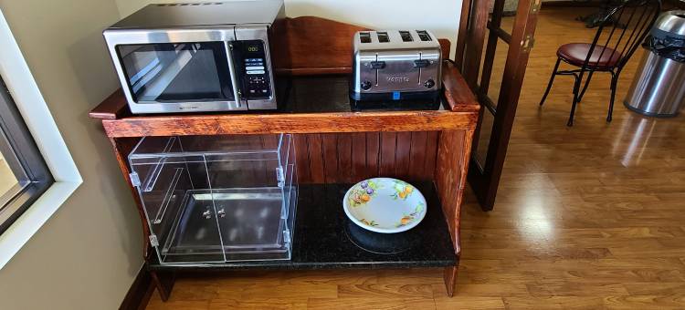 诺曼湖伊克诺拉奇套房酒店(Red Roof Inn & Suites Cornelius - Lake Norman)图片