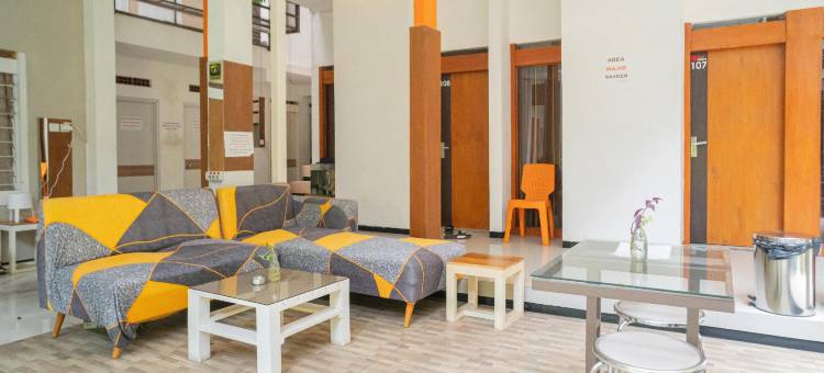 红多兹伊斯兰酒店-近玛琅MX特兰斯玛特(RedDoorz Syariah Near Transmart MX Malang)图片