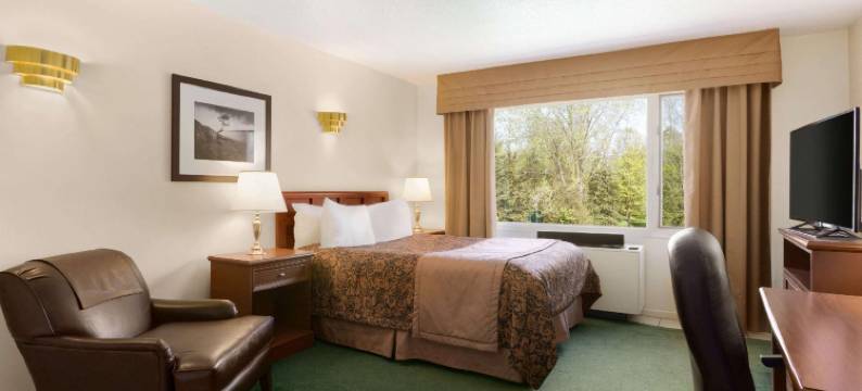 锡姆科Travelodge by Wyndham酒店(Travelodge by Wyndham Simcoe)图片