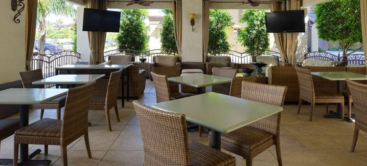 凤凰城贝蒙特/坦佩大学酒店及套房by Wyndham(Baymont Inn & Suites by Wyndham Tempe University/Phoenix)图片