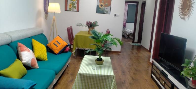 甜甜圈草莓民宿(东环路分店)图片