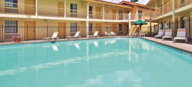 Howard Johnson by Wyndham Columbus Fort Moore图片