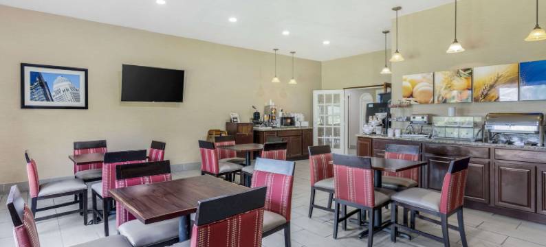 拉格兰奇舒适酒店及套房 - 路易斯维尔地区(Comfort Inn & Suites la Grange - Louisville Area)图片