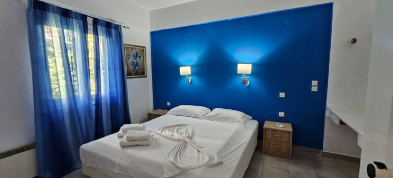 Corfu Glyfada Menigos  150图片