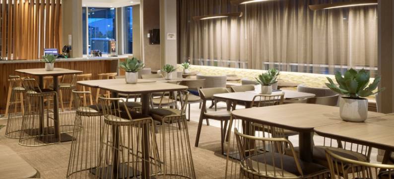 梅德福SpringHill Suites 酒店(SpringHill Suites Medford Airport)图片