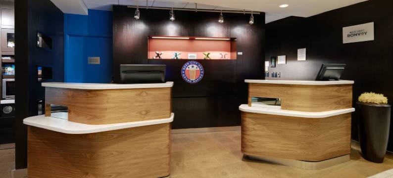 万豪大瀑布机场万怡酒店(Courtyard Grand Rapids Airport)图片