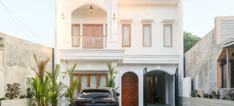红门酒店·乌尔班景观·清真洛吉阿鲁姆·克拉滕站(Urbanview Syariah Loji Arum Stasiun Klaten by RedDoorz)图片