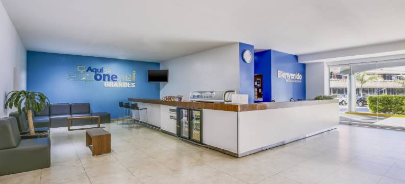 万莱昂波利夫如姆酒店(One Leon Poliforum)图片