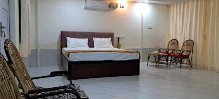 Serene Blossom Valley图片