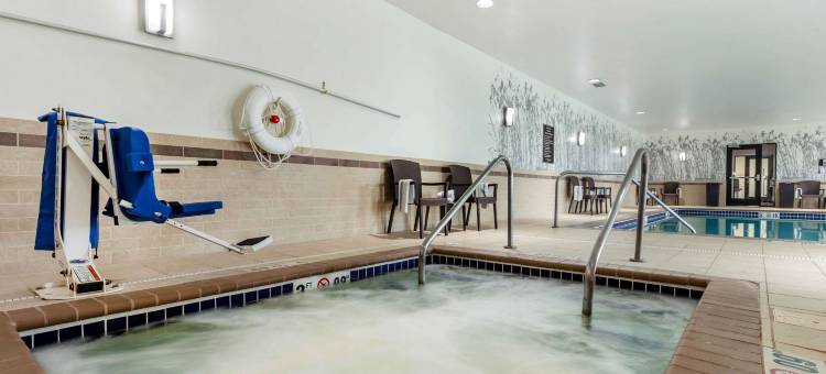 舒眠酒店及套房大福克斯 靠近阿勒鲁斯中心(Sleep Inn & Suites Grand Forks Alerus Center)图片