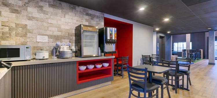 红色精选系列SPOT X酒店坦帕-韦斯利教堂(SPOT X Hotel Tampa - Wesley Chapel by The Red Collection)图片