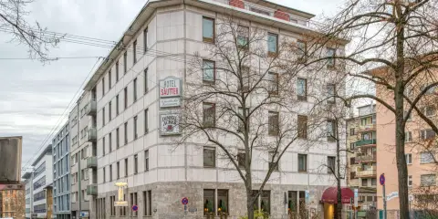 紹特斯圖加特市酒店