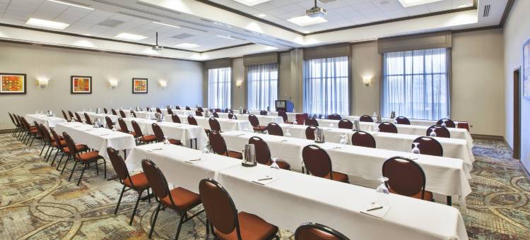 哥伦布机场希尔顿安泊酒店(Embassy Suites by Hilton Columbus Airport)图片