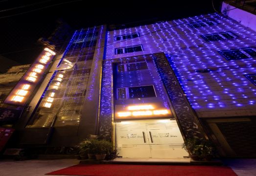 Hotel the Gold Inn - Walking Distance from Gaffar Market Karol Bagh Delhi Hotel Overview