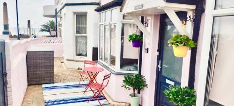 Bexhill Beautiful Sea Front Bungalow图片