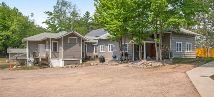 WOW Huge Catfish Lake Home 13br 5ba, Sleeps 26, Eag River Chain/weddings/events图片