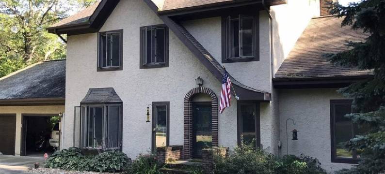 Silent Lake - Peaceful Fall Tree Color Destination Luxury Vacations Autumn 2026图片