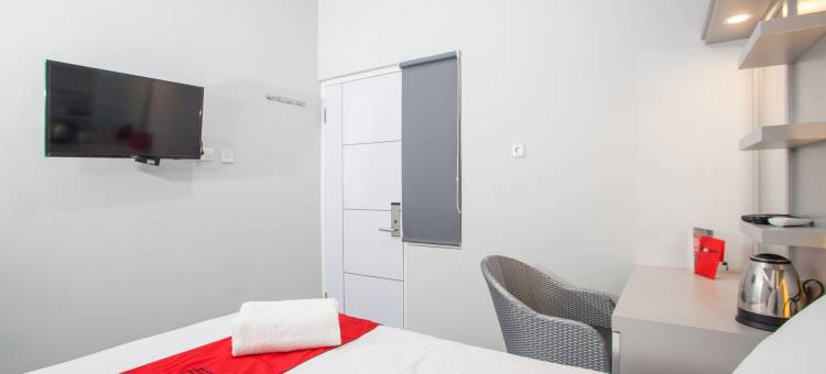 红多兹Plus酒店-近玛琅国立理工学院(RedDoorz Plus Near Politeknik Negeri Malang)图片