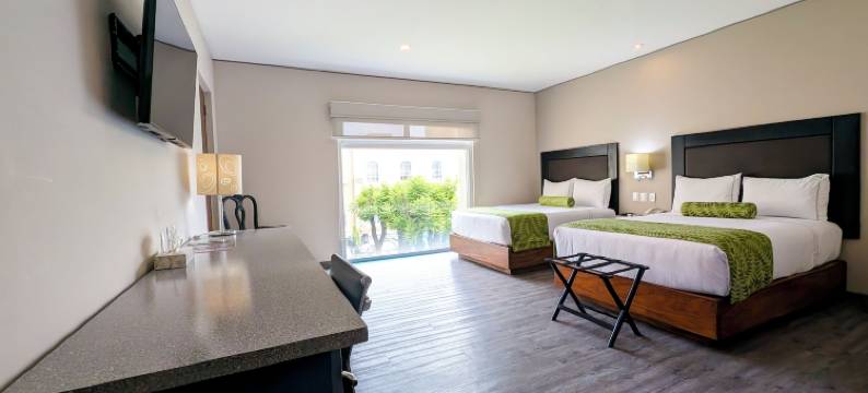 卡美里那斯广场酒店(Plaza Camelinas Hotel)图片