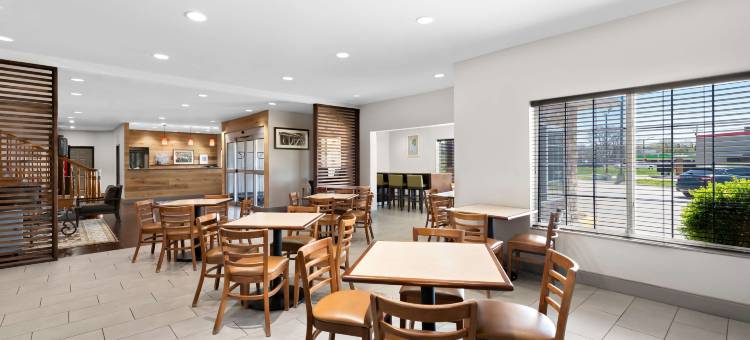 堪萨斯托皮卡西丽怡酒店(Country Inn & Suites by Radisson, Topeka West, KS)图片