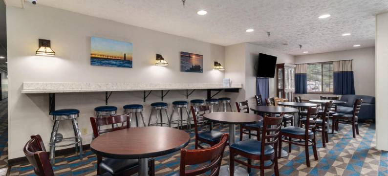 麦尼斯蒂麦客达套房酒店(Microtel Inn & Suites by Wyndham Manistee)图片