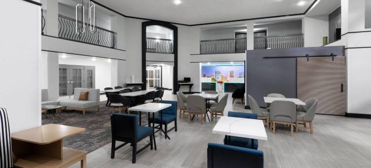 休斯顿布什IAH南拉昆塔温德姆套房酒店(La Quinta Inn & Suites by Wyndham Houston Bush IAH South)图片