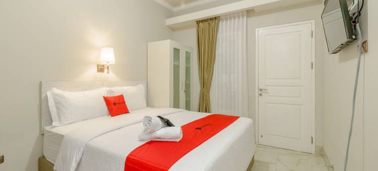 红多兹酒店-近塔曼马卡帕拉瓦恩希库特拉(RedDoorz Near Taman Makam Pahlawan Cikutra)图片