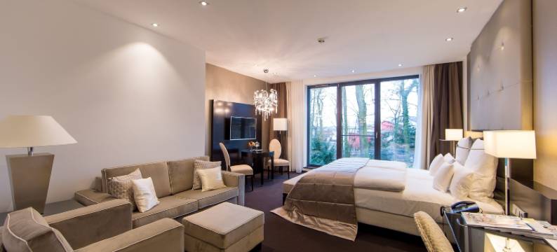 伯格茨瓦尔曾斯坦瑞雷斯城堡酒店(Relais & Châteaux Hotel Burg Schwarzenstein)图片