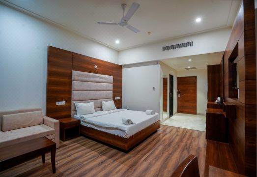 VS Imperial Hotel Overview