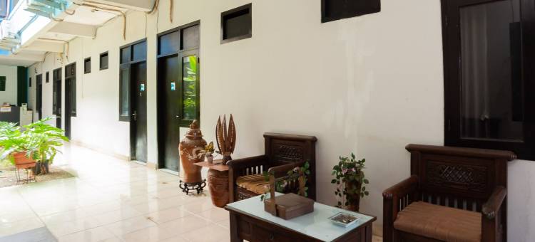 红多兹酒店-近玛尔贡达拉亚(RedDoorz Near Margonda Raya)图片