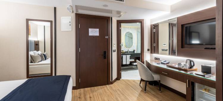 阿普里斯豪华酒店(Aprilis Deluxe Hotel)图片
