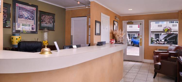 尤金市中心校园套房酒店(Campus Inn & Suites Eugene Downtown)图片