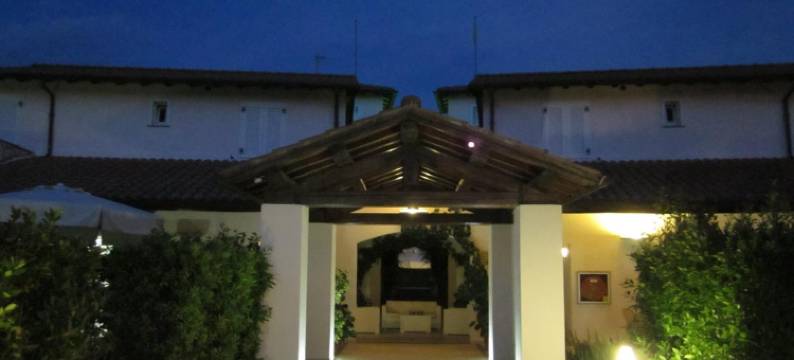 斯梅拉尔多别墅酒店(Hotel Villa Smeraldo)图片