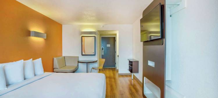 加州洛杉矶洛杉矶国际机场Studio 6套房(Studio 6 Suites Los Angeles, CA Los Angeles LAX)图片