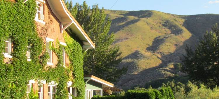 温泉旅馆及酿酒厂(Warm Springs Inn & Winery)图片