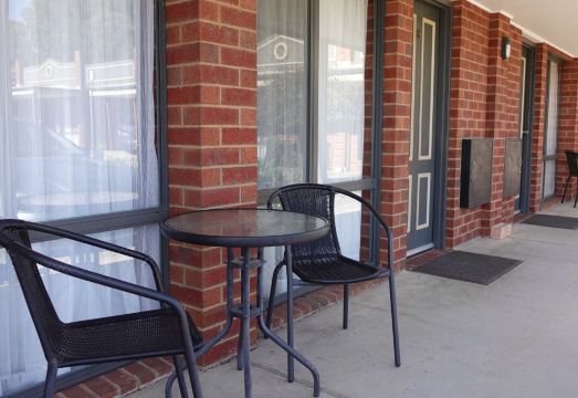 Golden Reef Motor Inn Hotel Overview